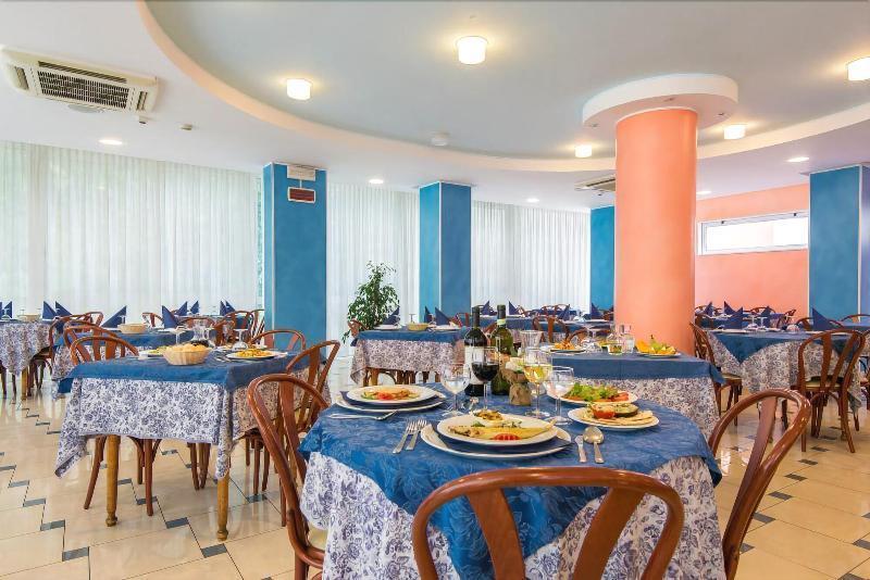 Hotel Ervill Rimini Esterno foto
