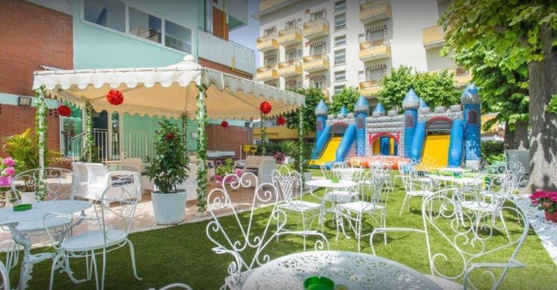 Hotel Ervill Rimini Esterno foto