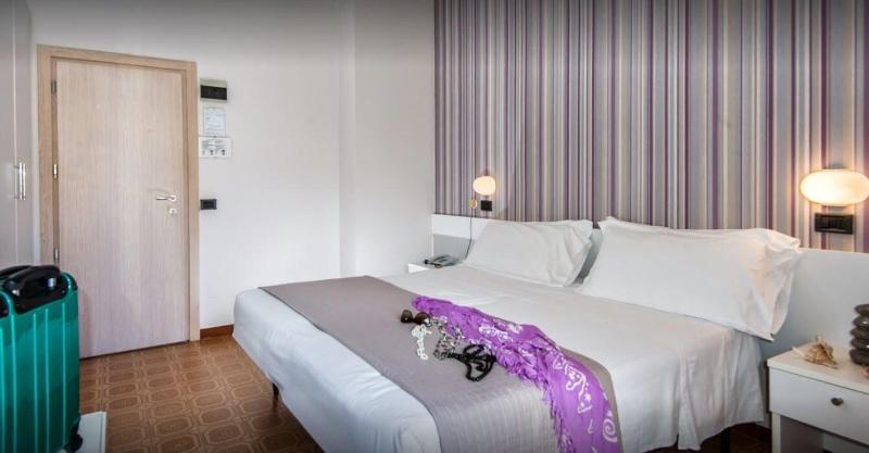 Hotel Ervill Rimini Esterno foto