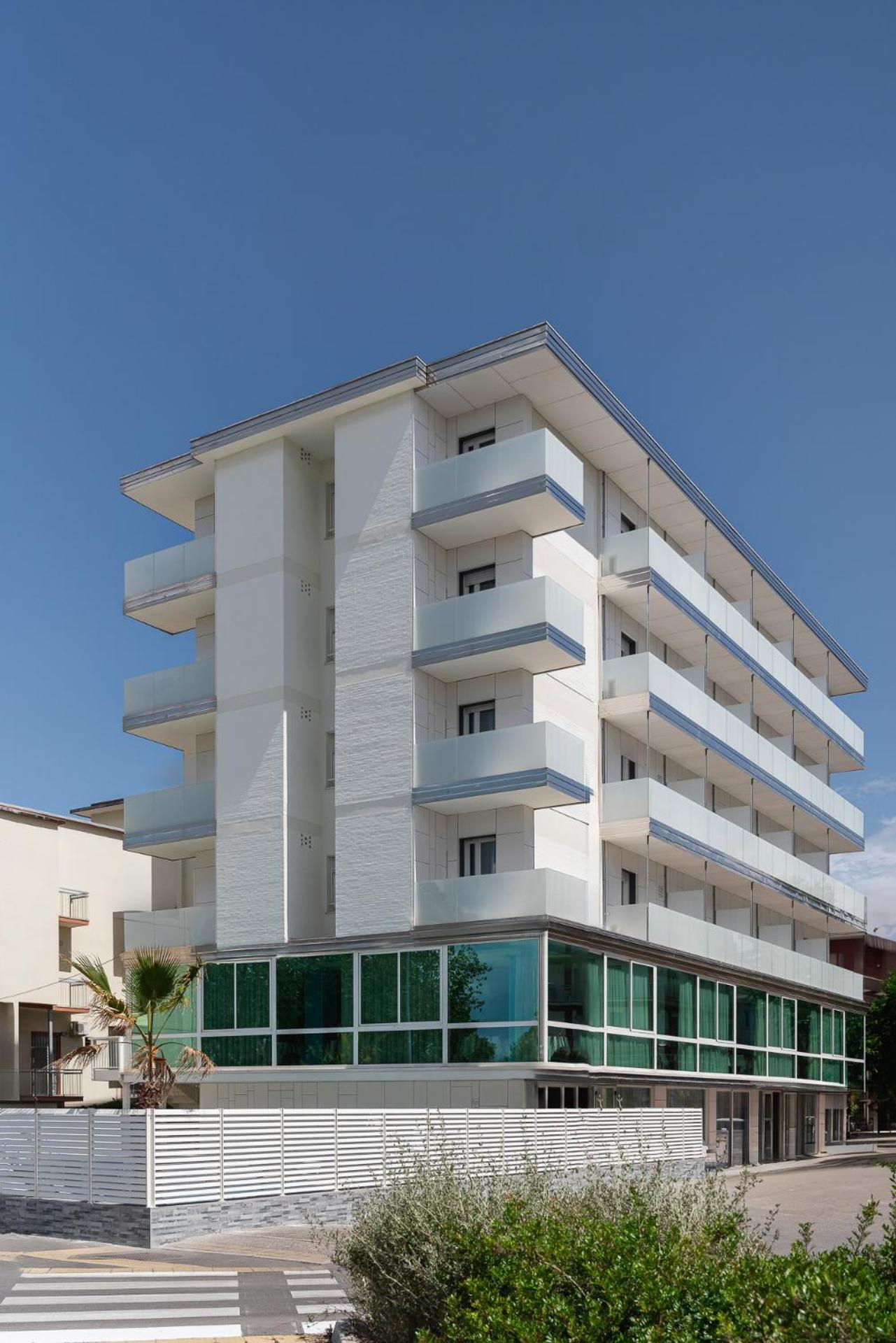 Hotel Ervill Rimini Esterno foto