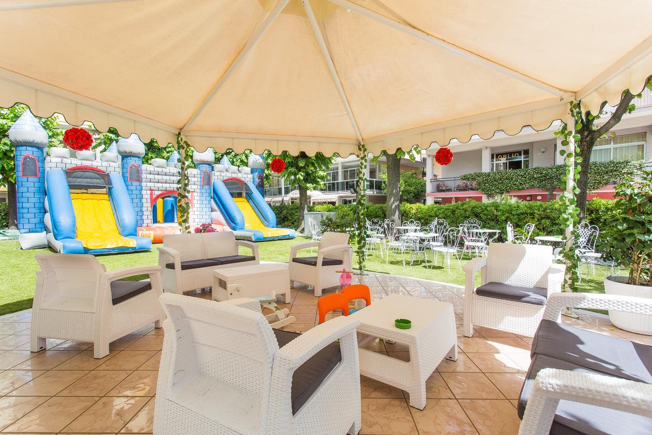 Hotel Ervill Rimini Esterno foto
